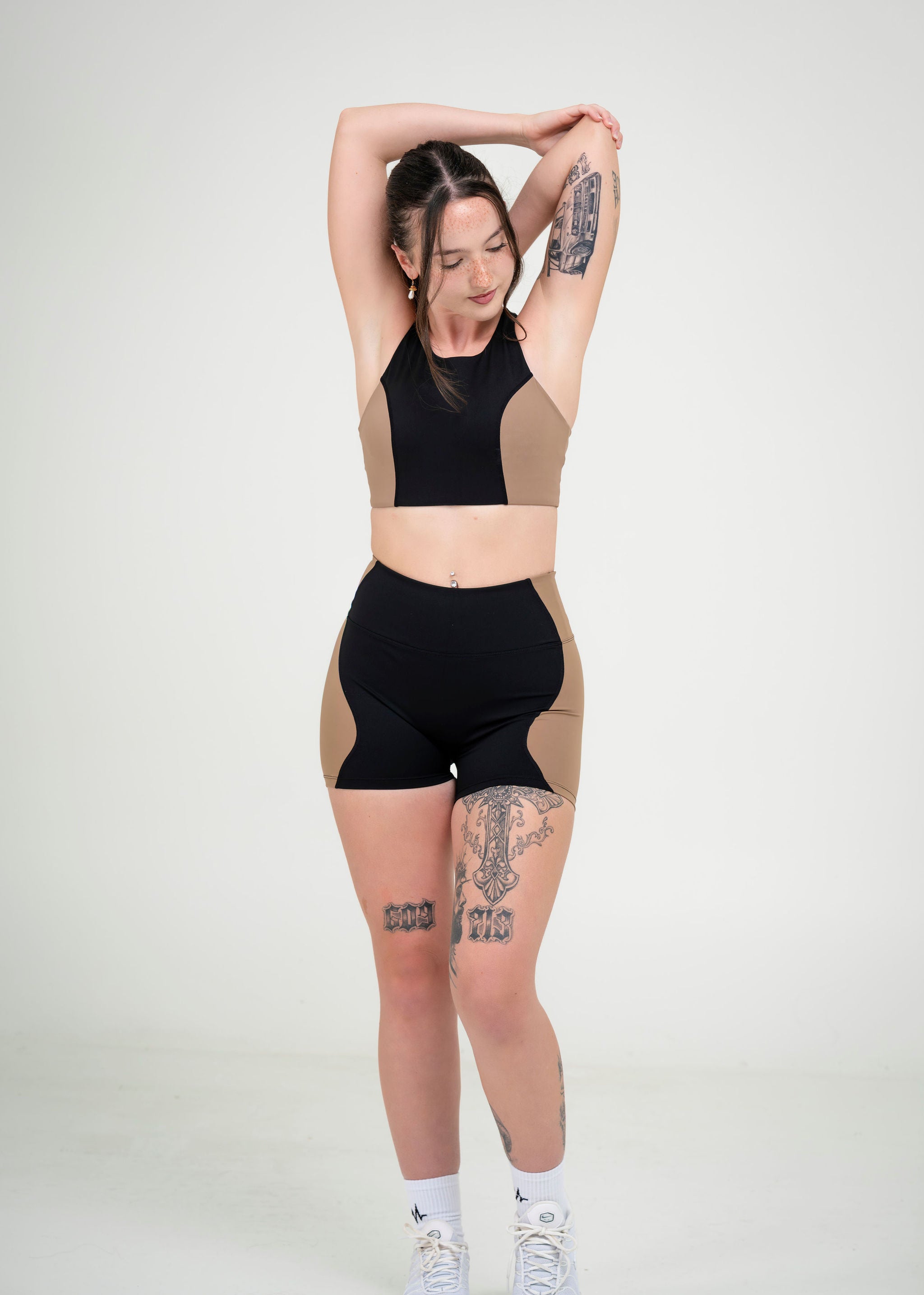 wave color-block shorts
