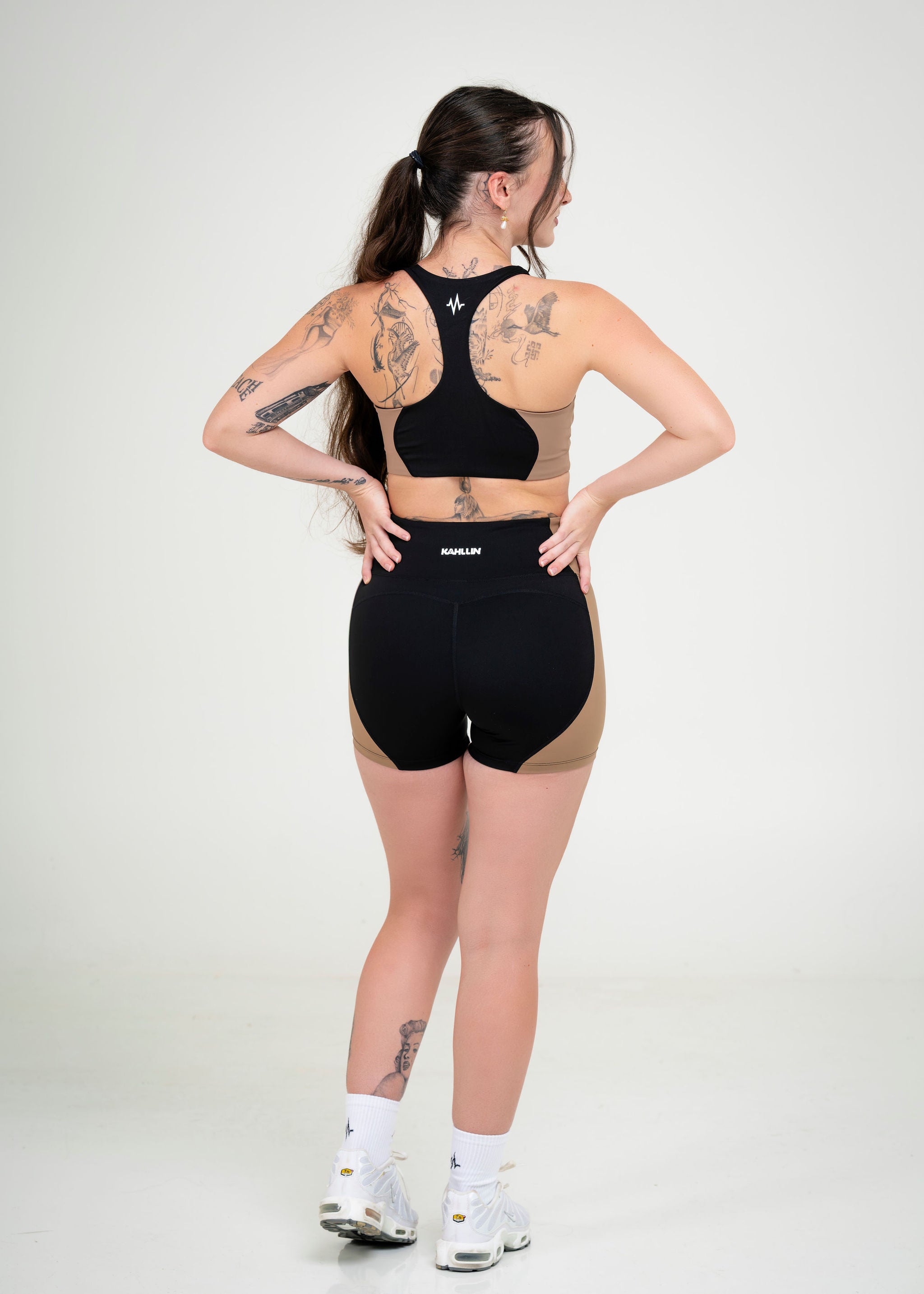 wave color-block shorts